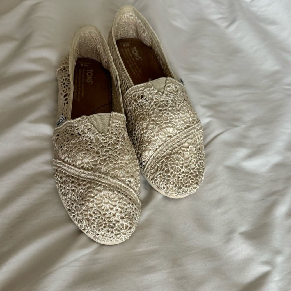 TOMS Women Alpargata Moroccan Crochet Classic Slip-On | Size 9 - Picture 2 of 5